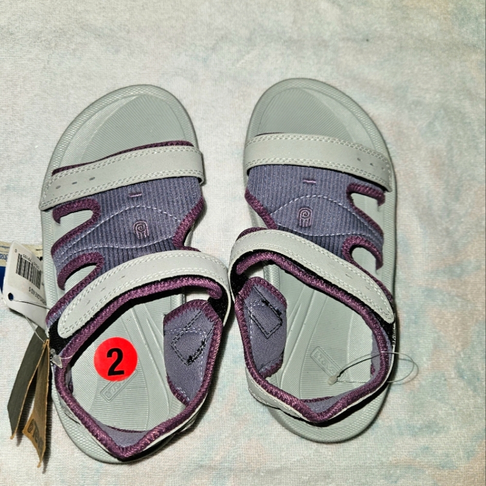 Girl's Teva Psyclone Sandals, NEW, size 2